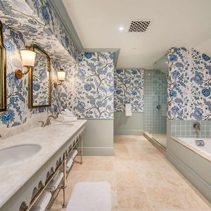 Resort Suites